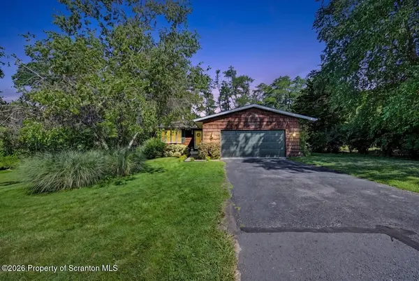 136 Edgewood DR,  Clarks Summit,  PA 18411