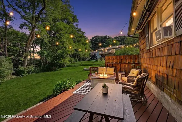 136 Edgewood DR, Clarks Summit, PA 18411
