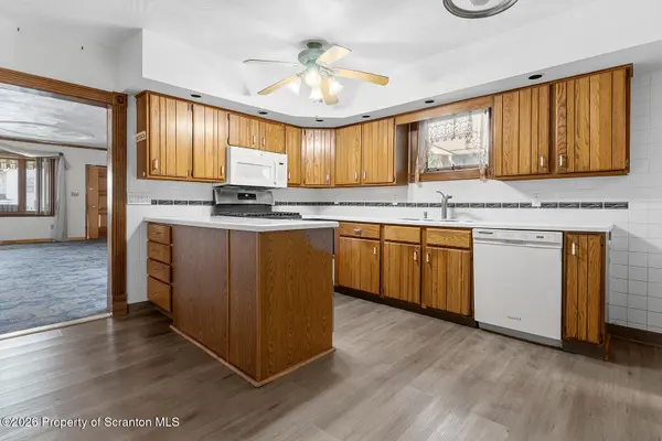 305 Cherry ST, Dunmore, PA 18512