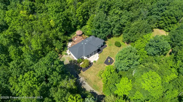 155 Valley View DR, Factoryville, PA 18419