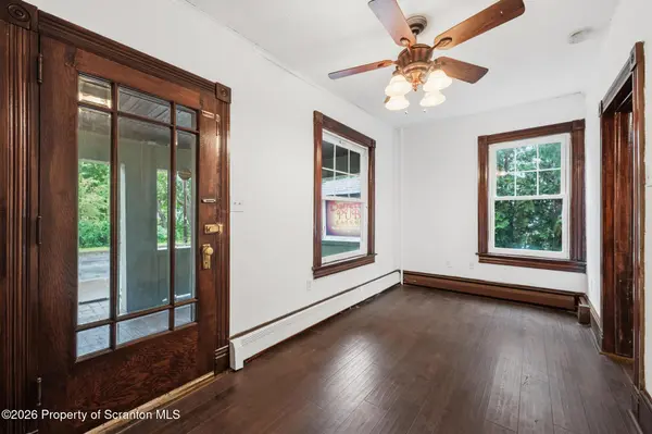 492 N Main ST, Archbald, PA 18403