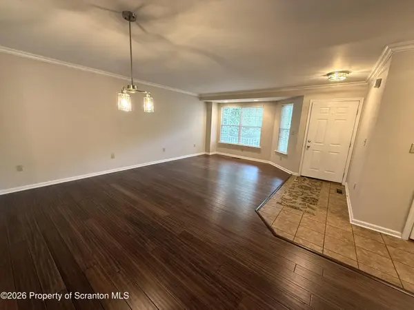 6 N Chestnut DR, Drums, PA 18222