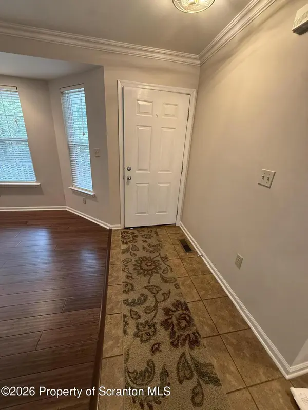 6 N Chestnut DR, Drums, PA 18222