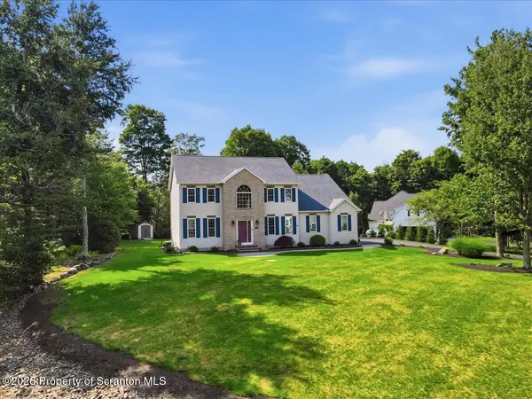 26 PINEWOOD DR, Covington Twp, PA 18424