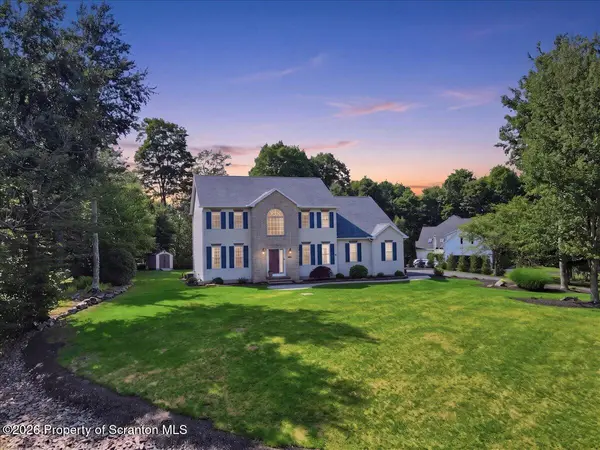 26 PINEWOOD DR, Covington Twp, PA 18424