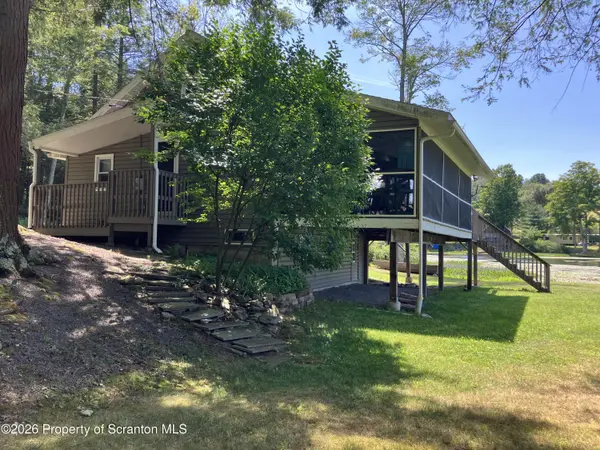 401 Upper Lake RD, New Milford, PA 18834