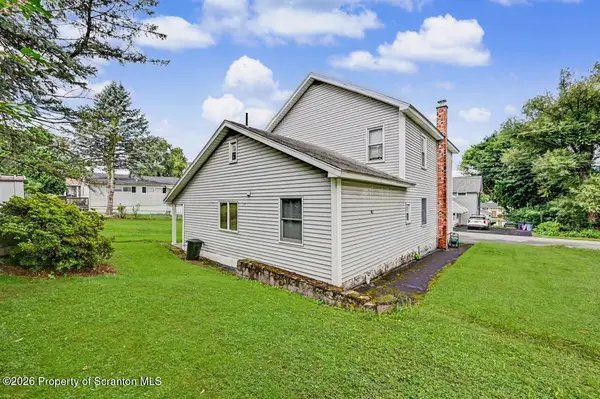 152 Harriet ST, Throop, PA 18512