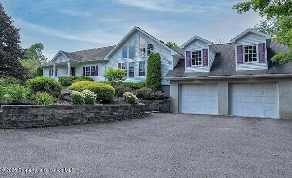 83 Center ST, Covington Twp, PA 18424