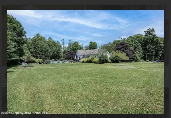 83 Center ST, Covington Twp, PA 18424