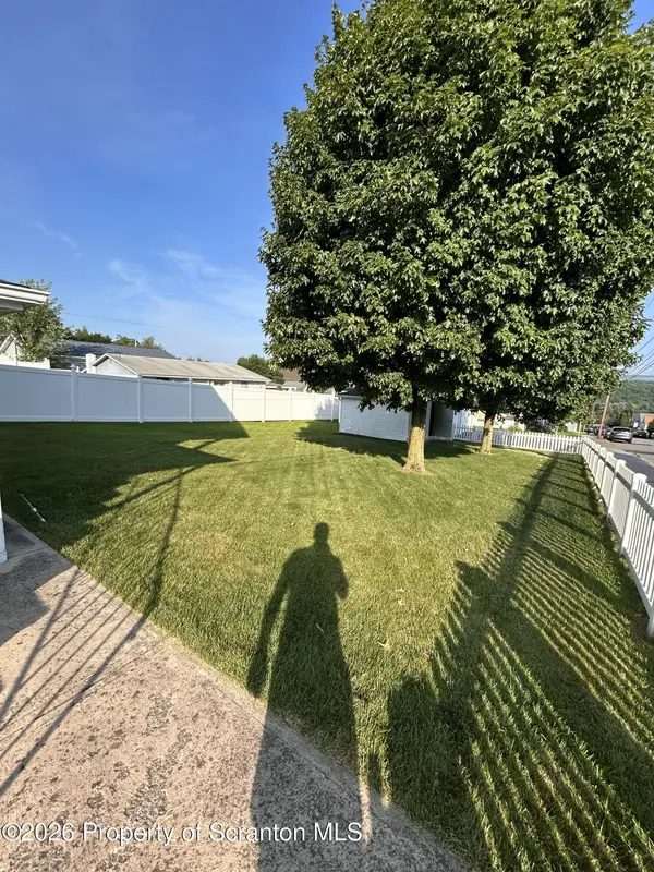 830 Brook ST, Dickson City, PA 18519