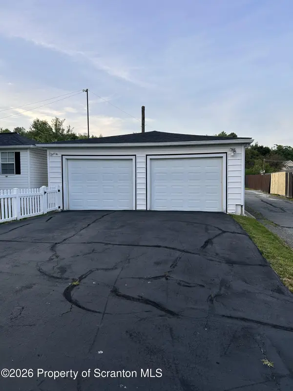 830 Brook ST #Garage, Dickson City, PA 18519