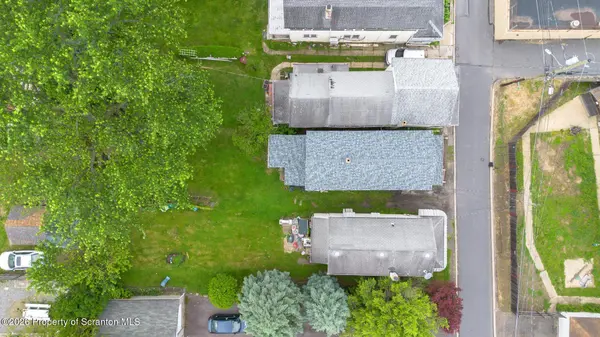 68 Lloyds LN, Wilkes-barre, PA 18702