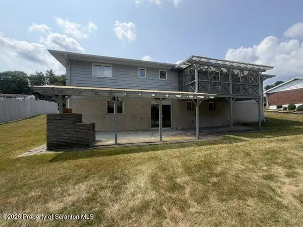 116 Sunset ST, Roaring Brook Twp, PA 18444