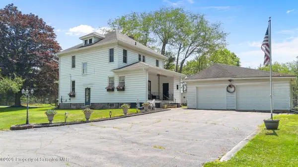 40 3rd ST, Gouldsboro, PA 18424