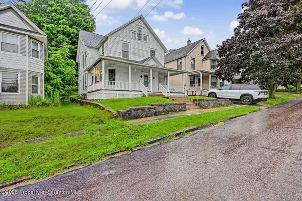 62-64 Wayne ST, Carbondale, PA 18407