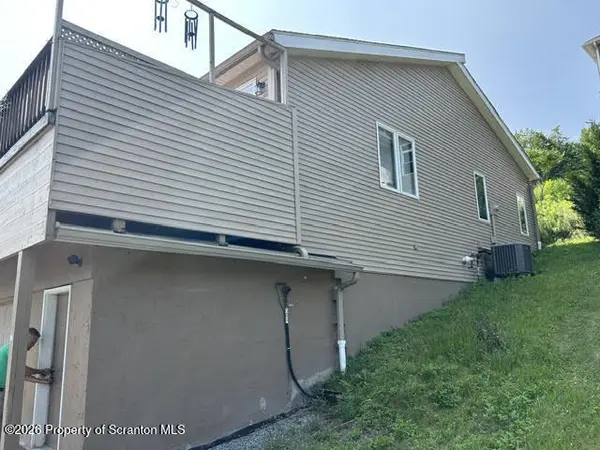 126 Evergreen LN, Factoryville, PA 18419