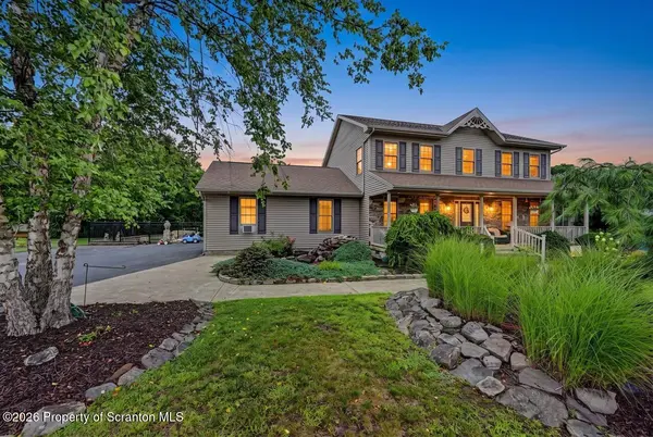 6 Riverview DR, Jessup, PA 18434