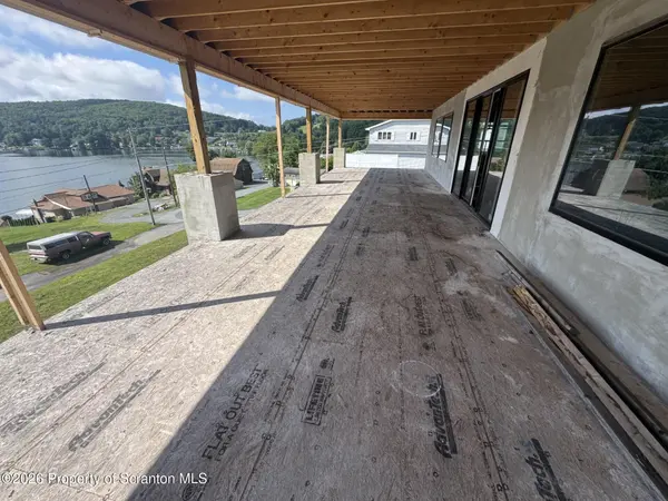 2127 Dalton RD, Factoryville, PA 18419
