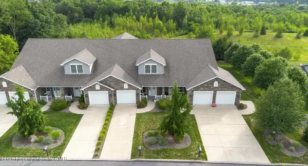 105 Forest DR, Eynon, PA 18403