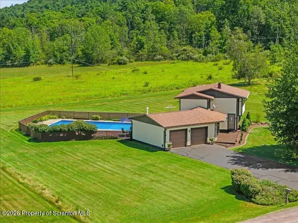 3 Eastwoods RD, Tunkhannock, PA 18657
