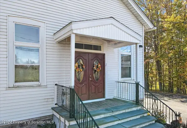 186 Ledgedale RD, Lake Ariel, PA 18436