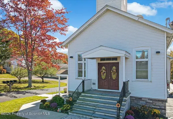 186 Ledgedale RD, Lake Ariel, PA 18436