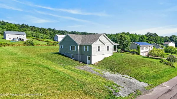135 Walnut Ridge DR, Mehoopany, PA 18629