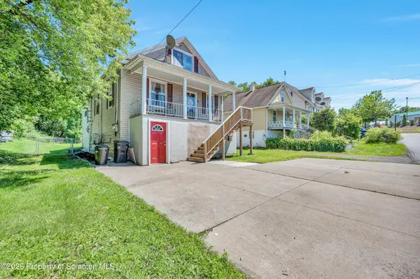 204 Hall ST, Throop, PA 18512