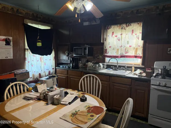 2013 Jackson ST, Scranton, PA 18504