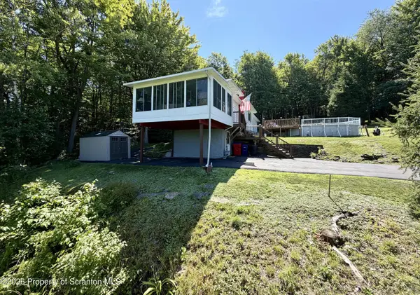 4 Harrison AVE, Carbondale, PA 18407