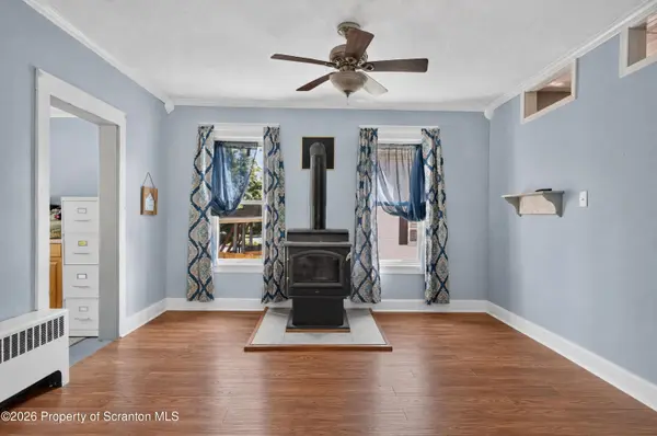 40 Oak ST, Nicholson, PA 18446