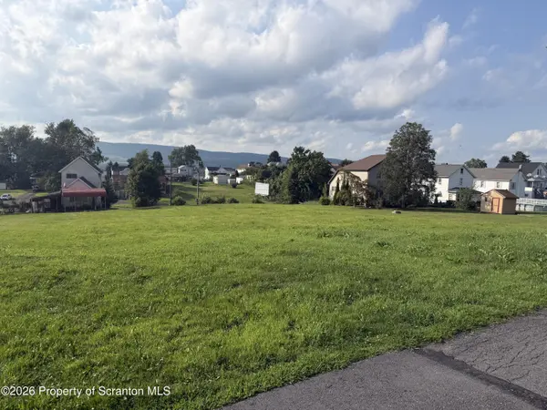 3337 Pittston AVE, Moosic, PA 18507