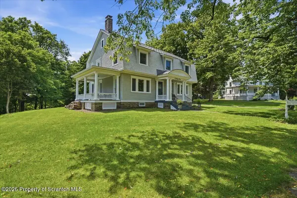 18 Jessup ST, Montrose, PA 18801