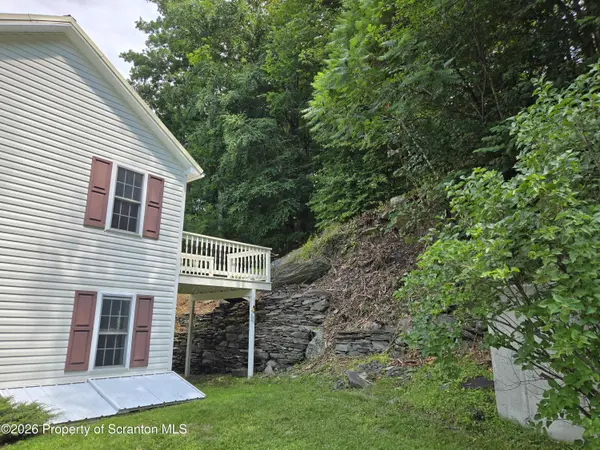 4652 Glenwood RD, Hop Bottom, PA 18824