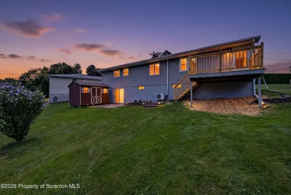 210 Tulip CIR, Clarks Summit, PA 18411