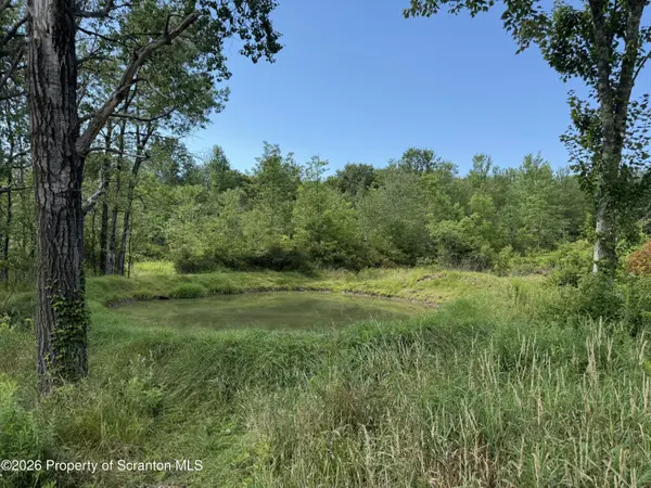 433 Stanton DR, Waymart, PA 18472