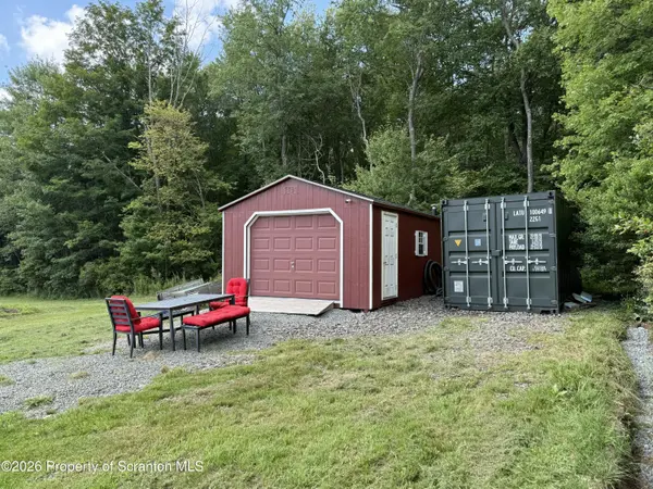 433 Stanton DR, Waymart, PA 18472
