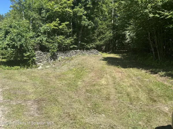 262 Victory LN, Dalton, PA 18414