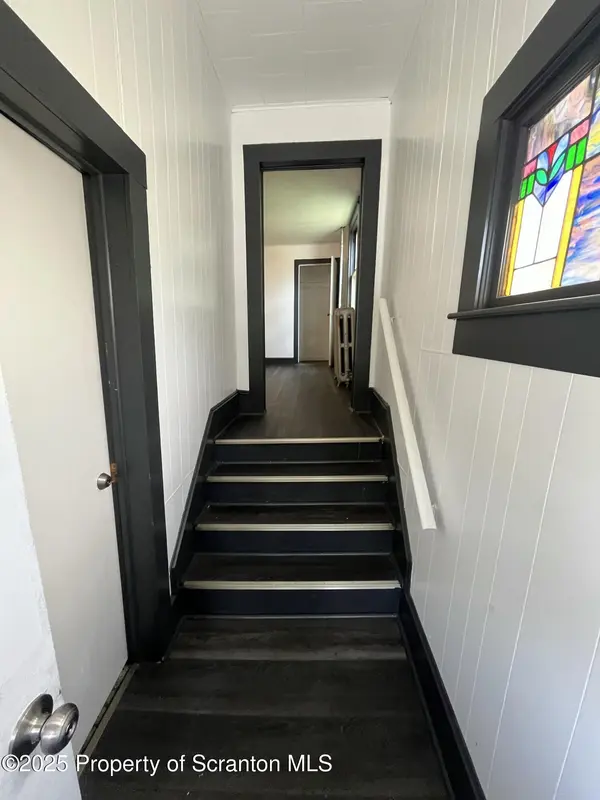 226 Union ST #right, Taylor, PA 18517