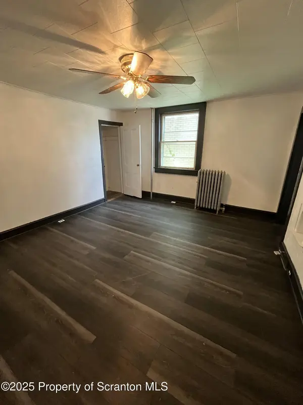 226 Union ST #right, Taylor, PA 18517