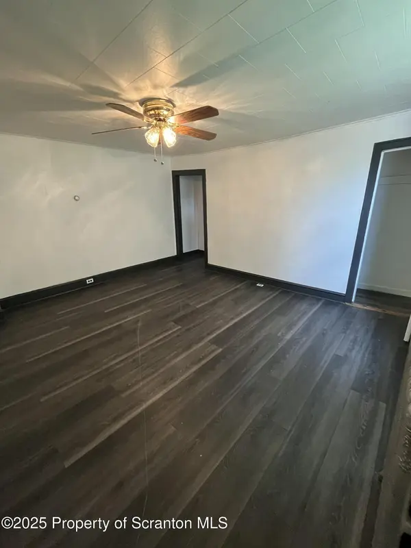 226 Union ST #right, Taylor, PA 18517