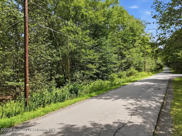 Lot G1009 Lyman LN, Clifton Twp, PA 18424
