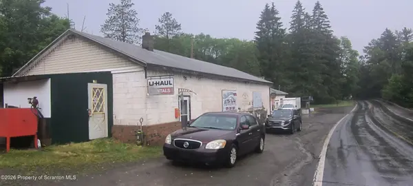 33-53 Jackson ST, Thompson, PA 18465