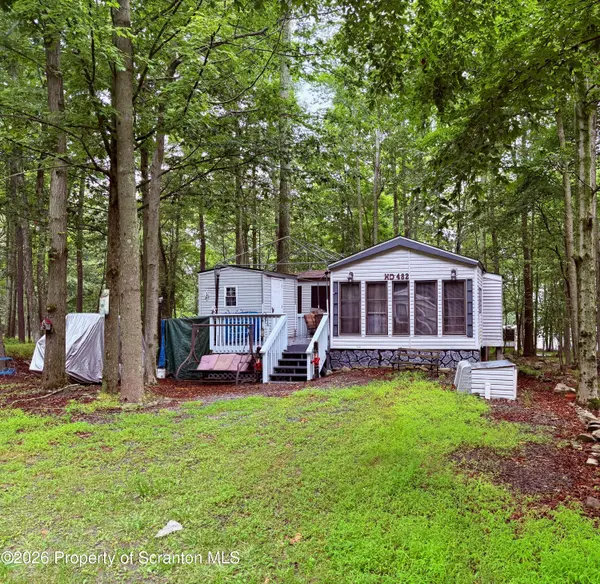 482 Pine PL, Covington Twp, PA 18424
