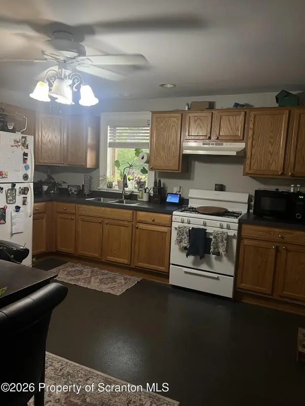 62 Grove ST, Carbondale, PA 18407