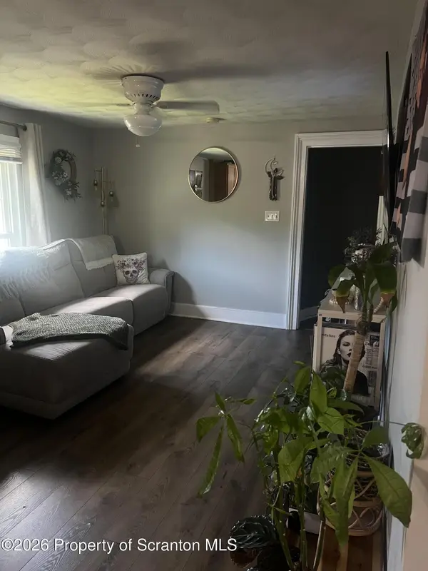 62 Grove ST, Carbondale, PA 18407