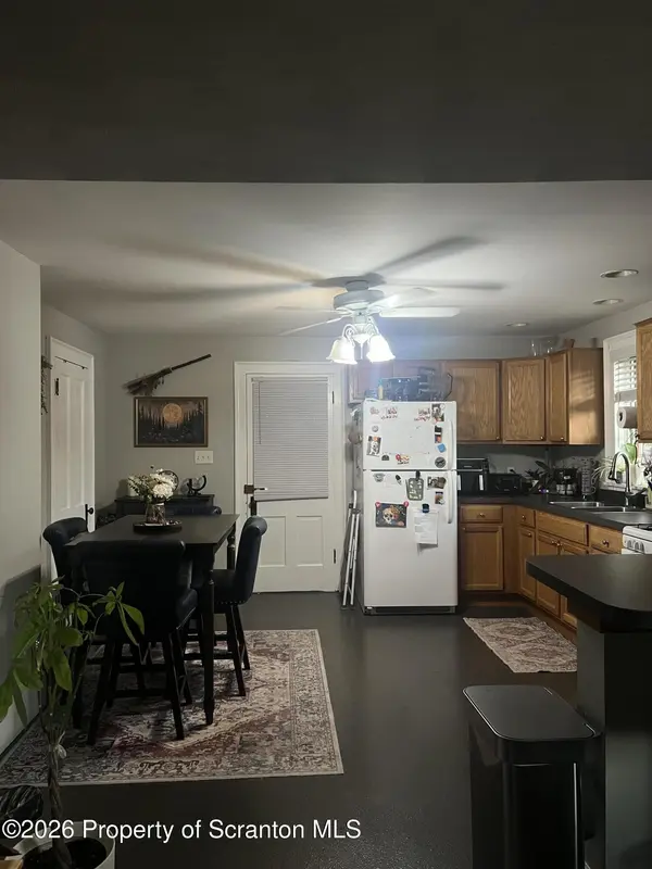 62 Grove ST, Carbondale, PA 18407