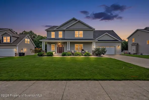 126 S Cougar DR, Archbald, PA 18403