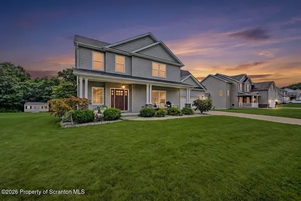 126 S Cougar DR, Archbald, PA 18403