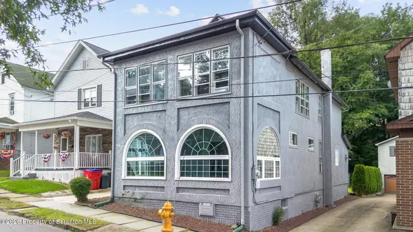 22 Darte AVE, Carbondale, PA 18407